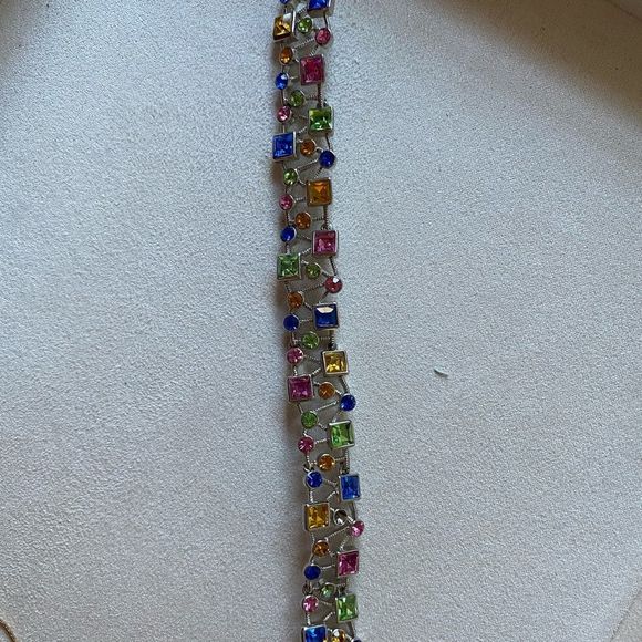 Various bracelets and bangles. All in fine condition​ - Picture 3 of 10